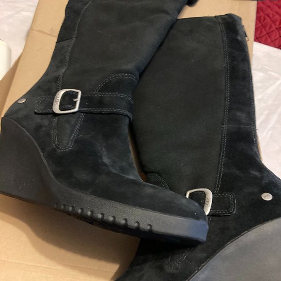 Ugg Black Suede Shearling Lined Gisselle Wedges Tall Boots - Size 10 - Picture 8 of 8